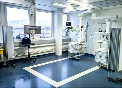 Skládací zástěny na operačním sále