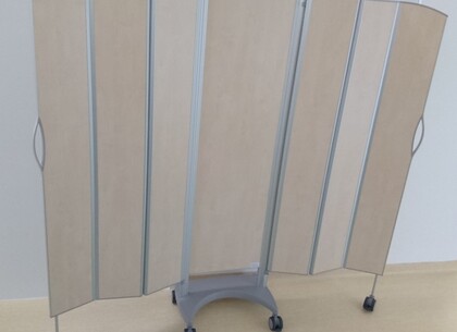 Speciální mobilní zástěna d 2m, v 1,85m, bříza